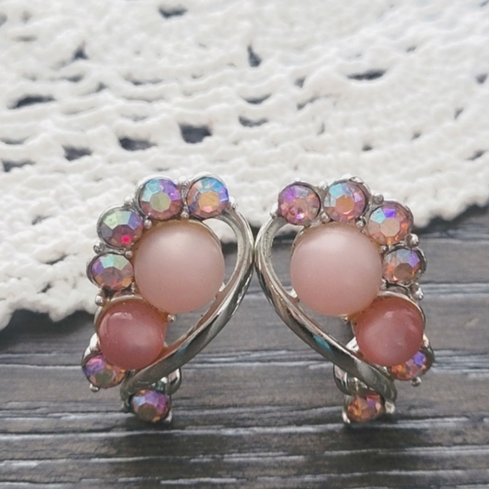 Vintage STAR signed pink moonglow lucite and aurora borealis screw on earrings